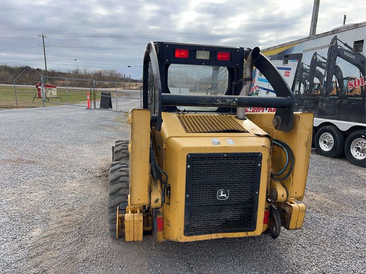 john-deere-317-image-23