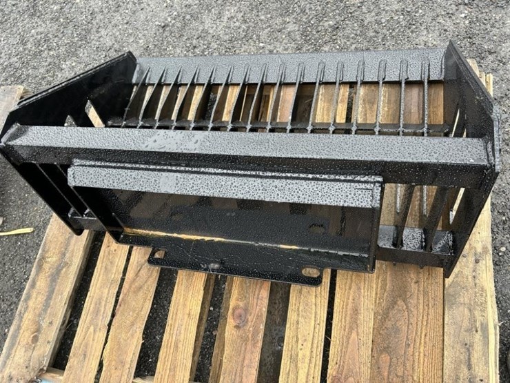 2025-ir-rock-screening-bucket-image-3