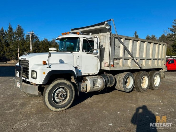1999-mack-rd688-triaxle-dump-truck-image-2