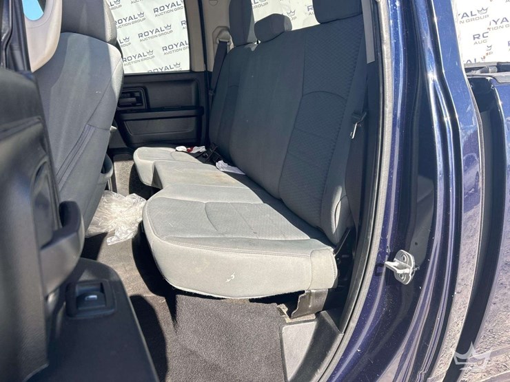 2013-ram-1500-crew-cab-pickup-truck-image-16