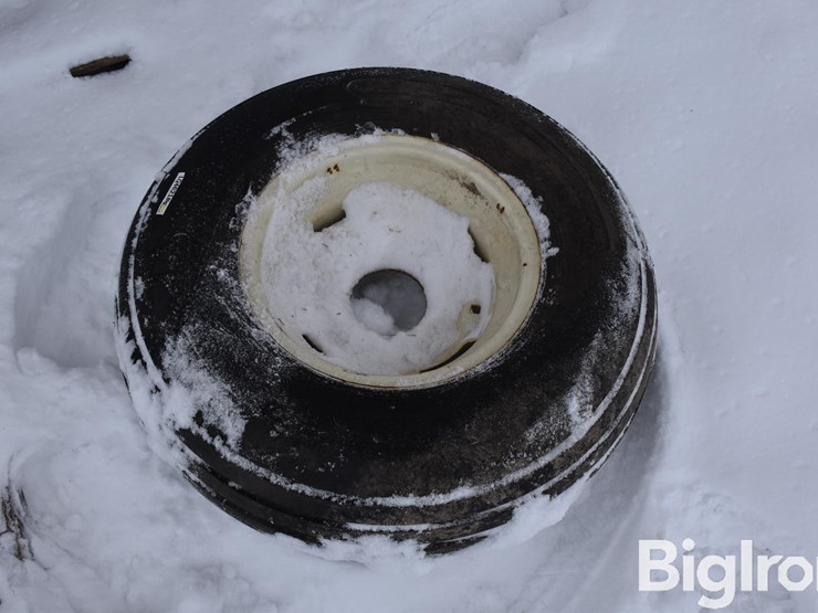 misc-tires-on-pallet-image-1