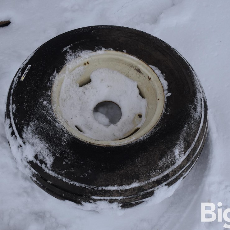 Misc Tires On Pallet