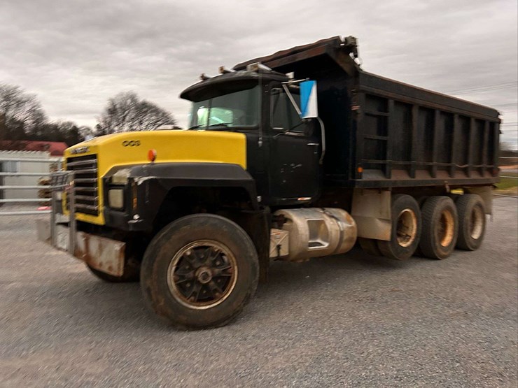 1995-mack-rd688s-image-1