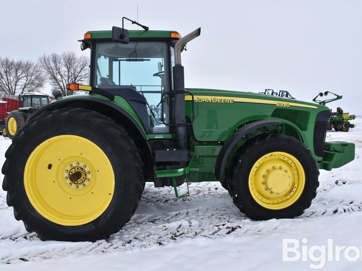 john-deere-8320-image-4
