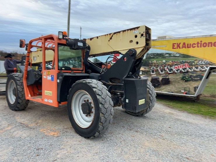 2015-jlg-g6-42a-image-23