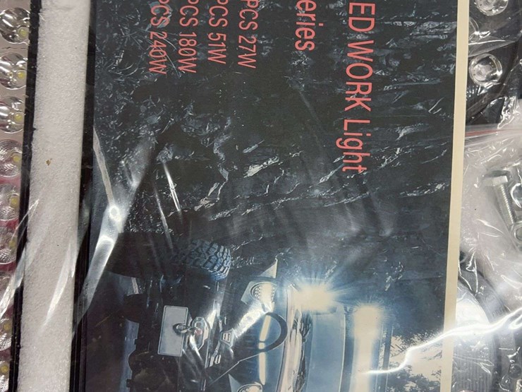 16pc-unused-led-worklights-image-2