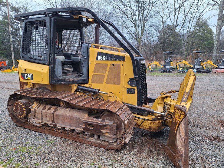 2015-caterpillar-d5k2-lgp-image-1