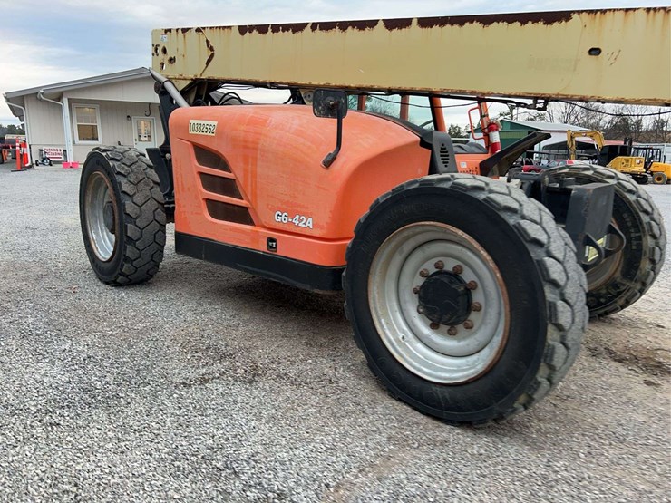 2015-jlg-g6-42a-image-15