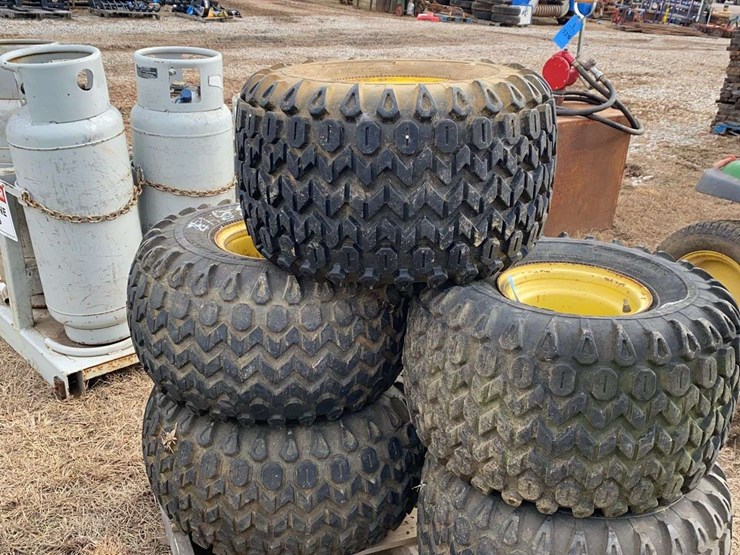 john-deere-gator-image-6