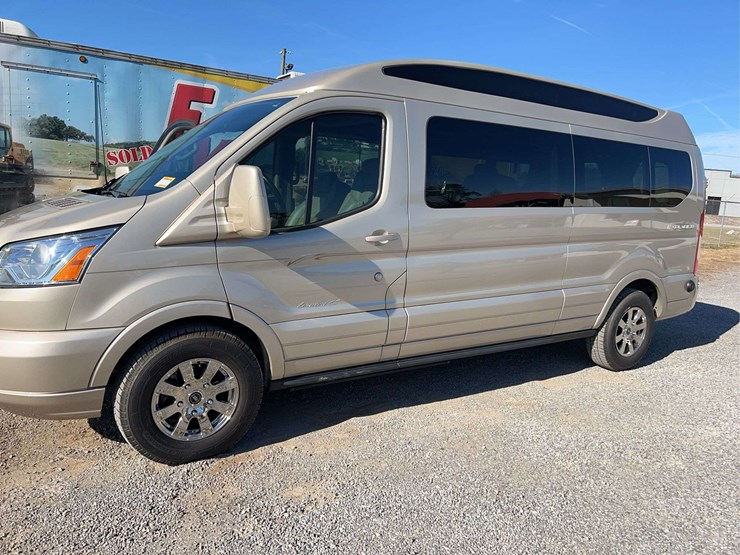 2019-ford-transit-image-2