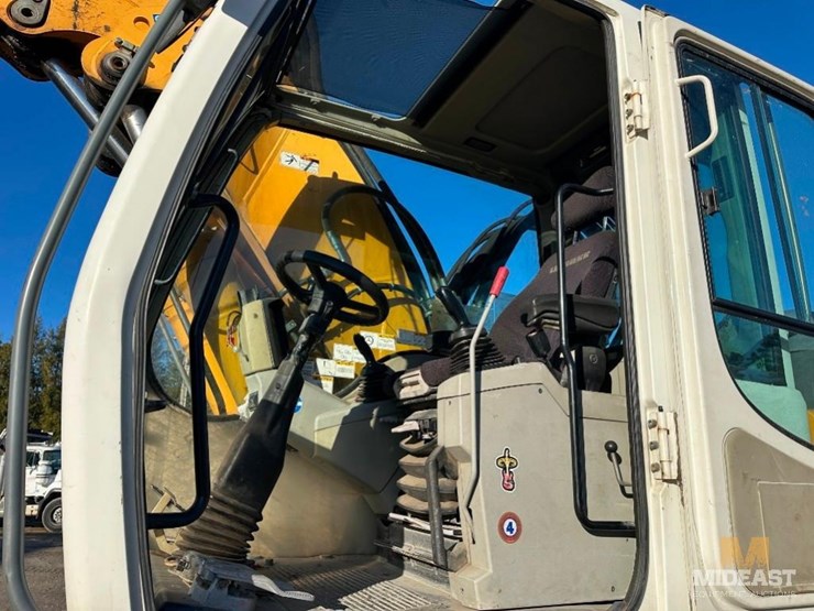 2012-liebherr-924c-wheeled-excavator-image-10