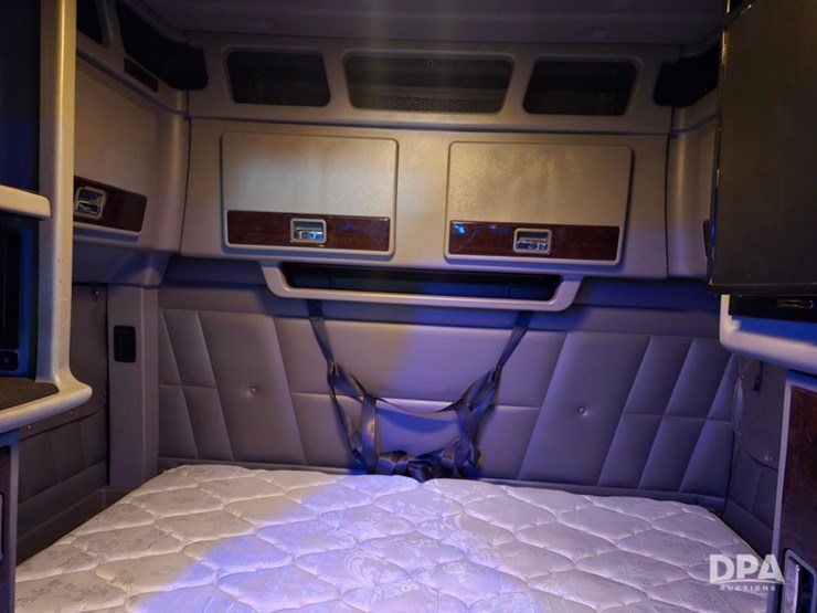 2020-peterbilt-389-image-20