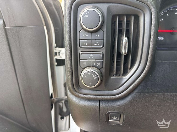 2021-chevrolet-silverado-1500-image-8