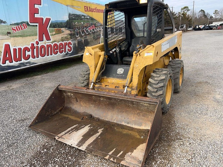 john-deere-317-image-7