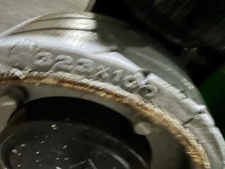 2016-jlg-1930es-image-9