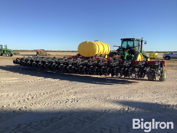 2012-krause-gladiator-16r30-strip-till-machine-image-9