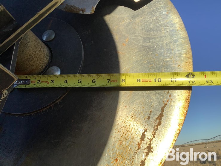 2012-krause-gladiator-16r30-strip-till-machine-image-19