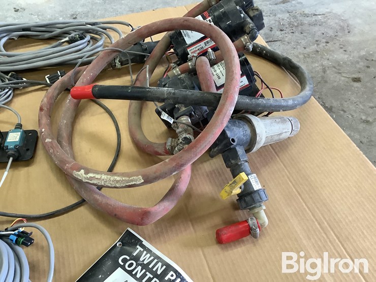 micro-trak-twin-pump-w/controller-image-18