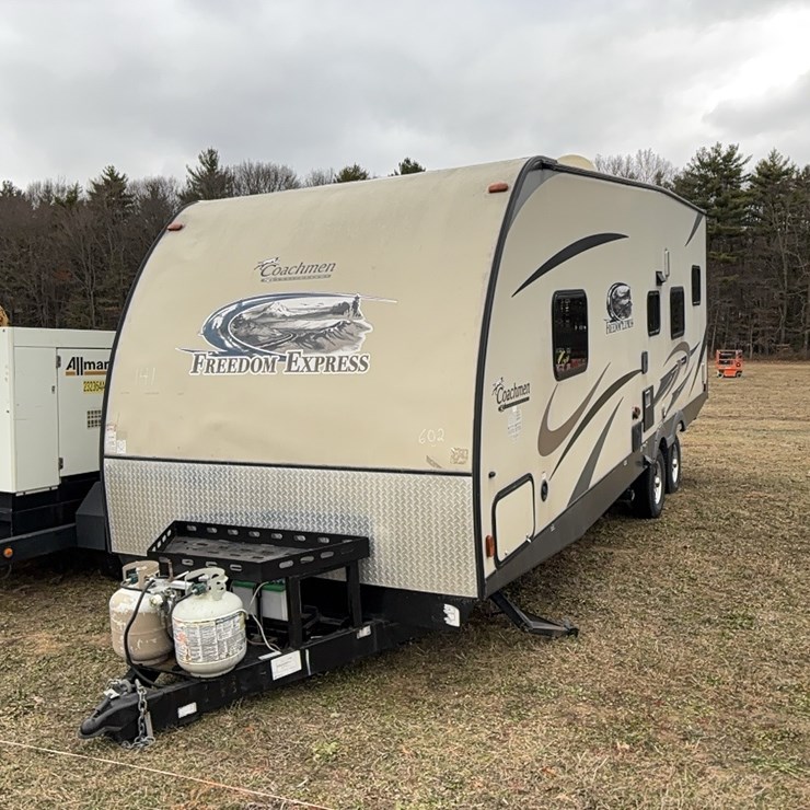 2015 COACHMAN FREEDOM EXPRESS CAMPER VN:5ZT2FESBXFA014928,
