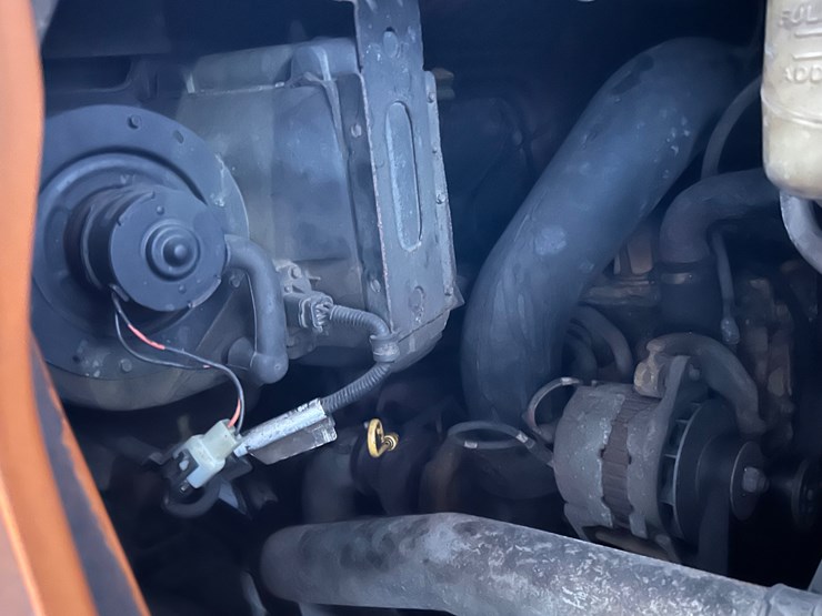 caterpillar-10-image-16