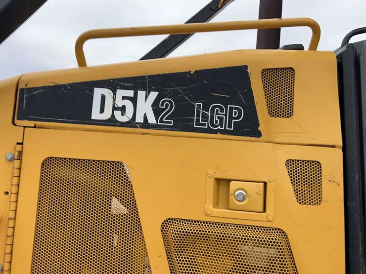 2015-caterpillar-d5k2-lgp-image-39