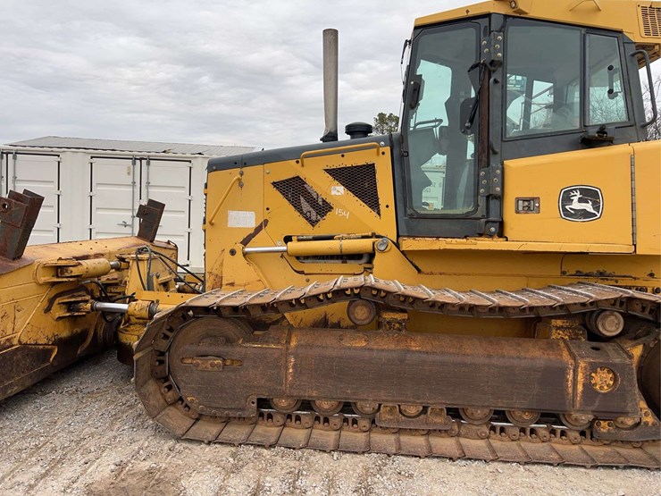 2007-deere-750j-image-29