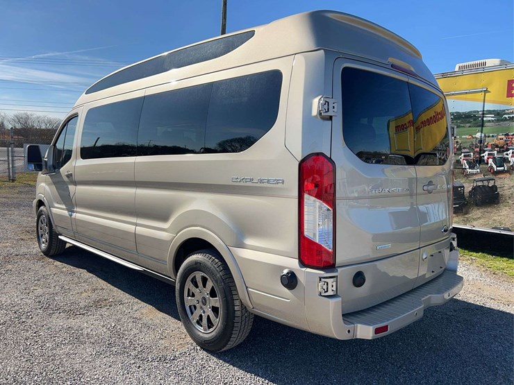 2019-ford-transit-image-27