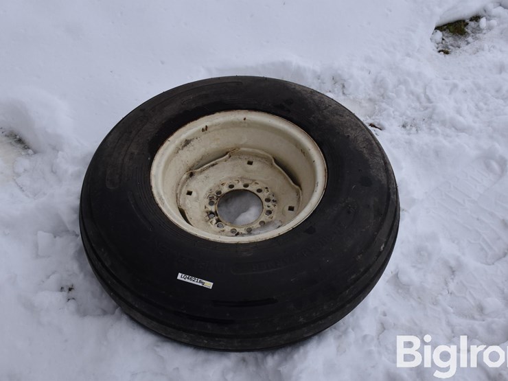 misc-tires-on-pallet-image-4