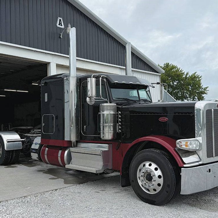 2020 PETERBILT 389