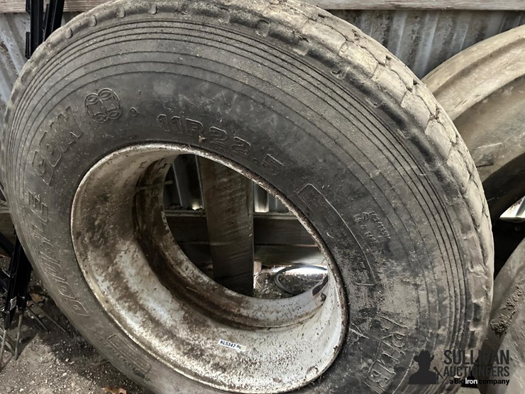 double-coin-11r22.5-dual-image-2