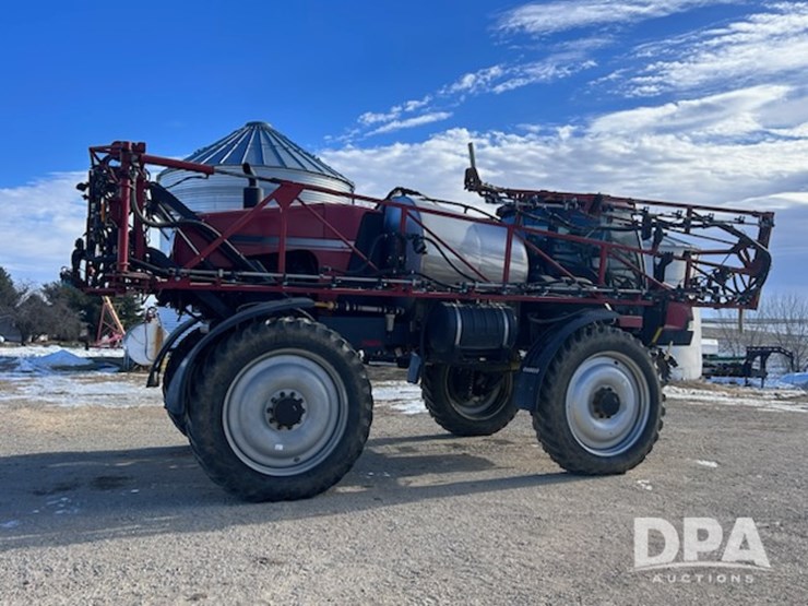 case-ih-patriot-3330-image-10