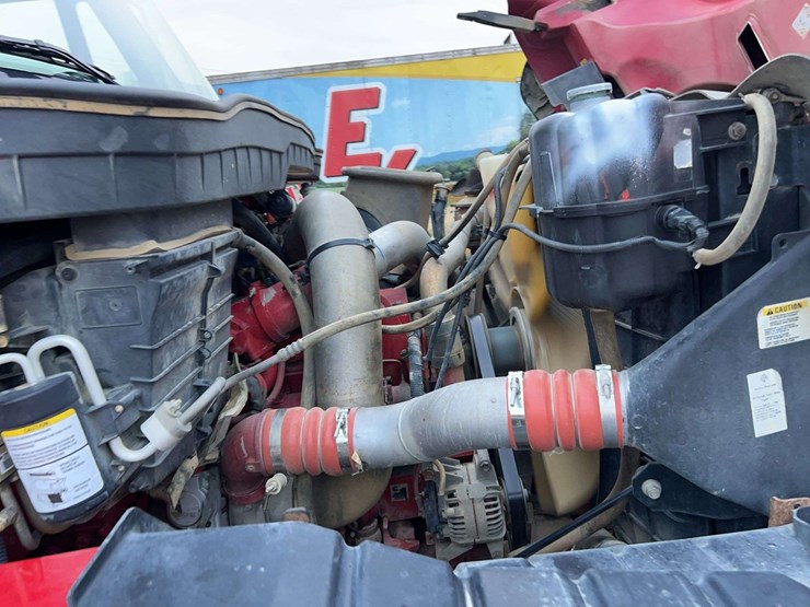 2009-international-7600-image-40