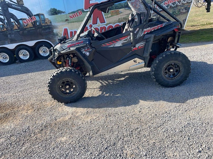 2015-polaris-rzr-900-image-3