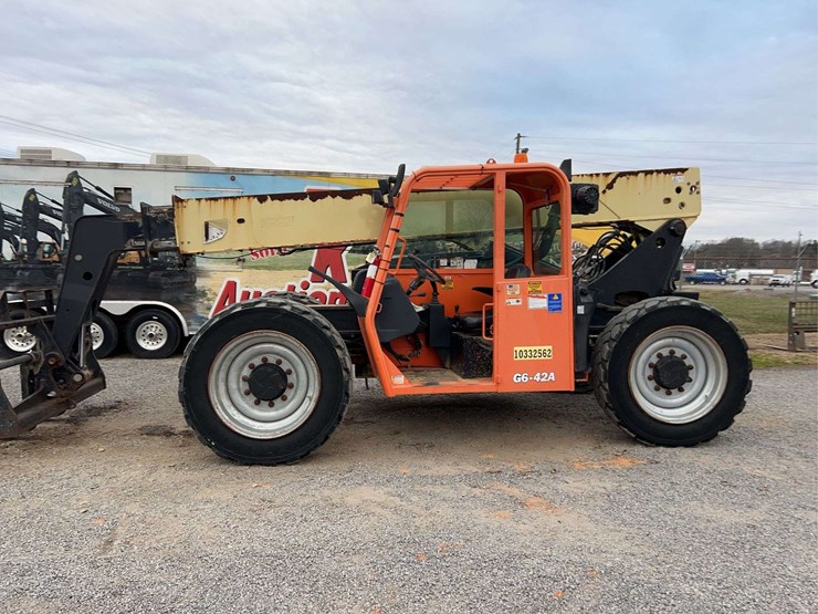 2015-jlg-g6-42a-image-2