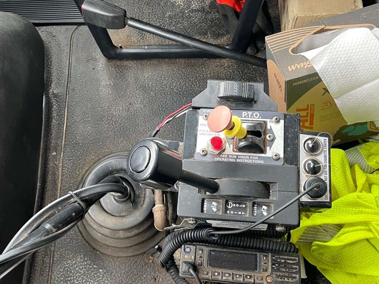 2009-international-7600-image-8