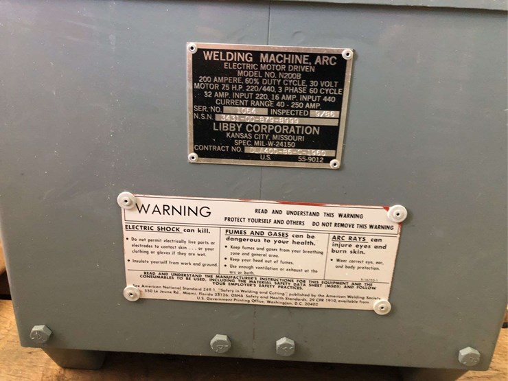 libby-army-surplus-200-amp-welder-image-3