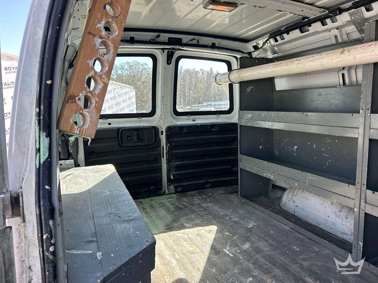 2008-gmc-2500-image-22