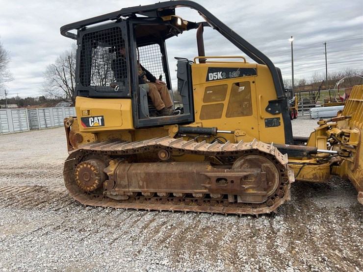 2015-caterpillar-d5k2-lgp-image-18