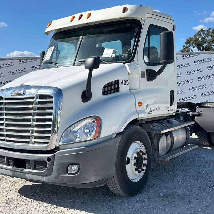 2011 FREIGHTLINER CASCADIA 113
