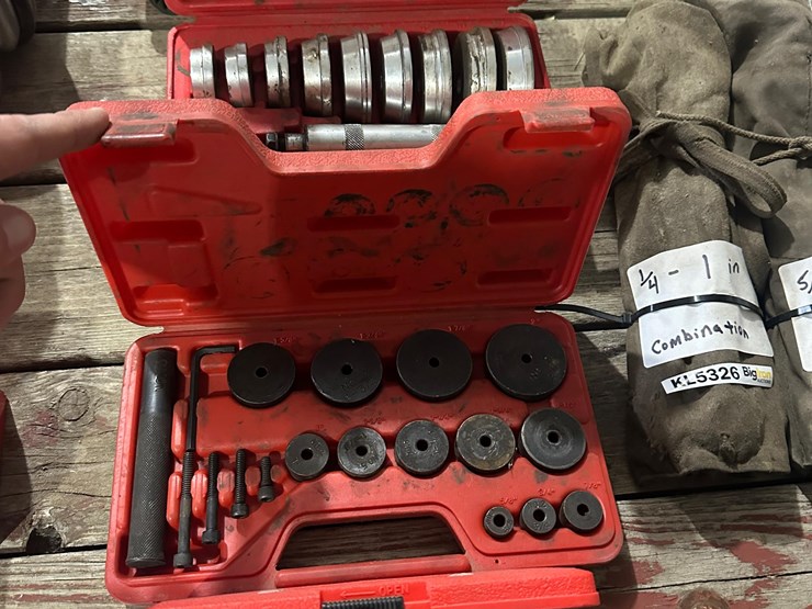 cases-of-specialty-tools-image-1