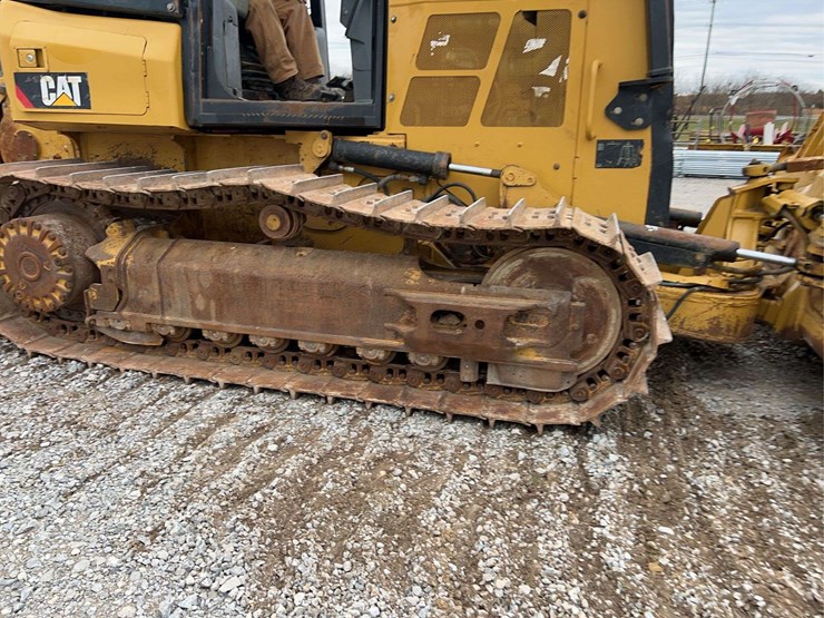 2015-caterpillar-d5k2-lgp-image-19