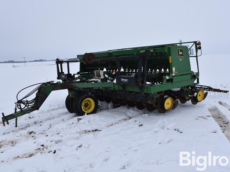 john-deere-750-image-1