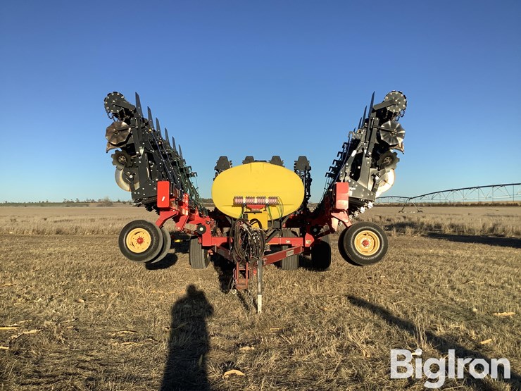 2012-krause-gladiator-16r30-strip-till-machine-image-2