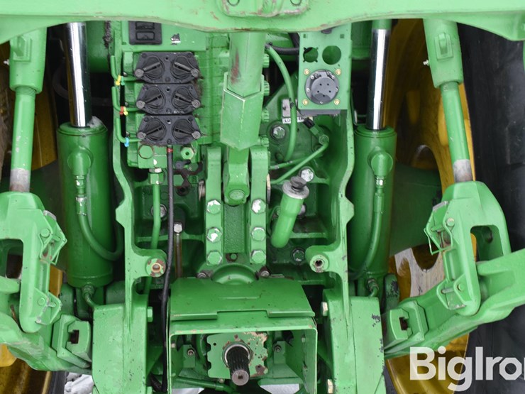 john-deere-8320-image-18