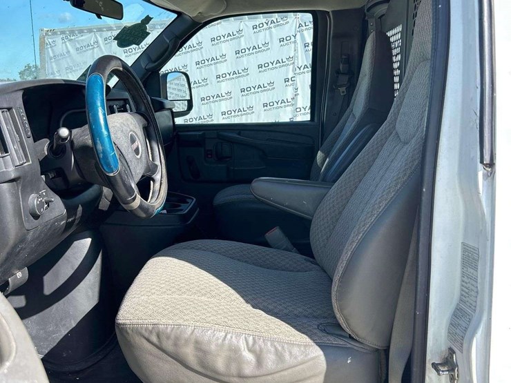 2008-gmc-2500-image-12