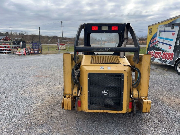 john-deere-317-image-22