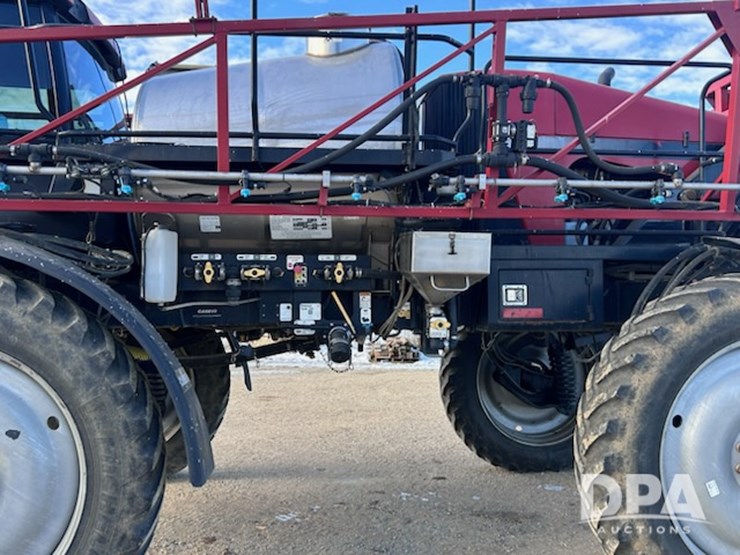 case-ih-patriot-3330-image-16