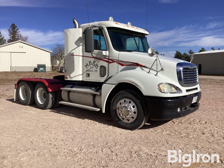 2007-freightliner-columbia-t/a-truck-tractor-image-3