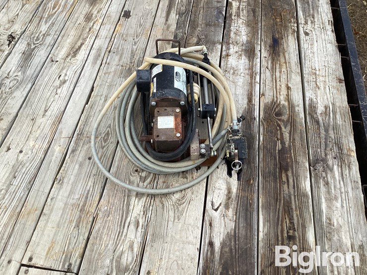 johnson-blue-fertilizer-pump-image-4