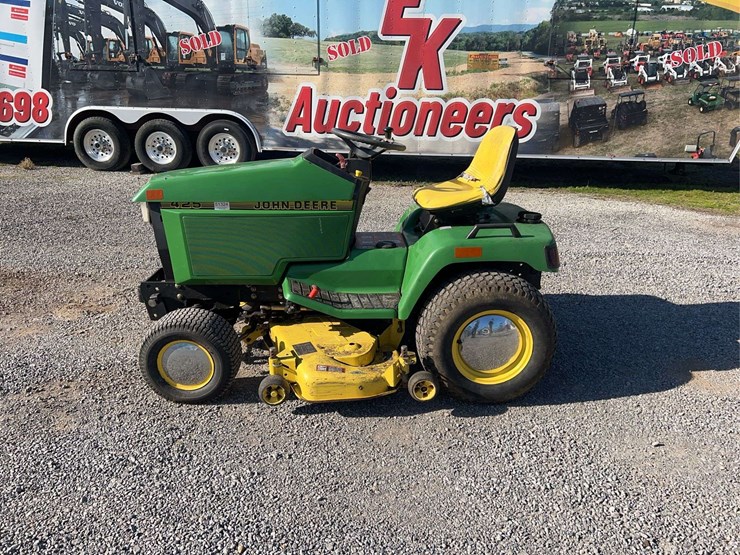 john-deere-425-image-2